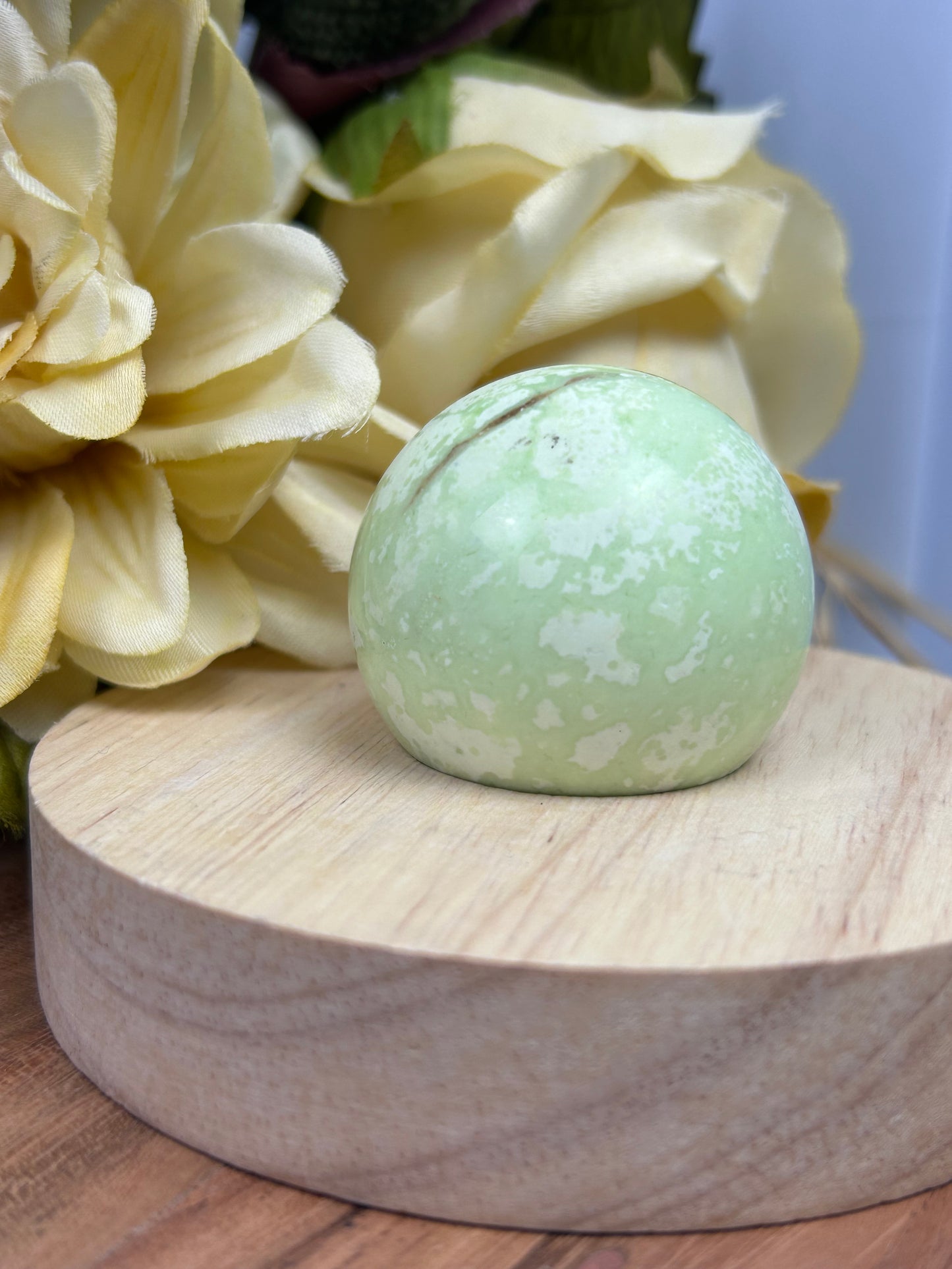 Citron Magnesite Sphere