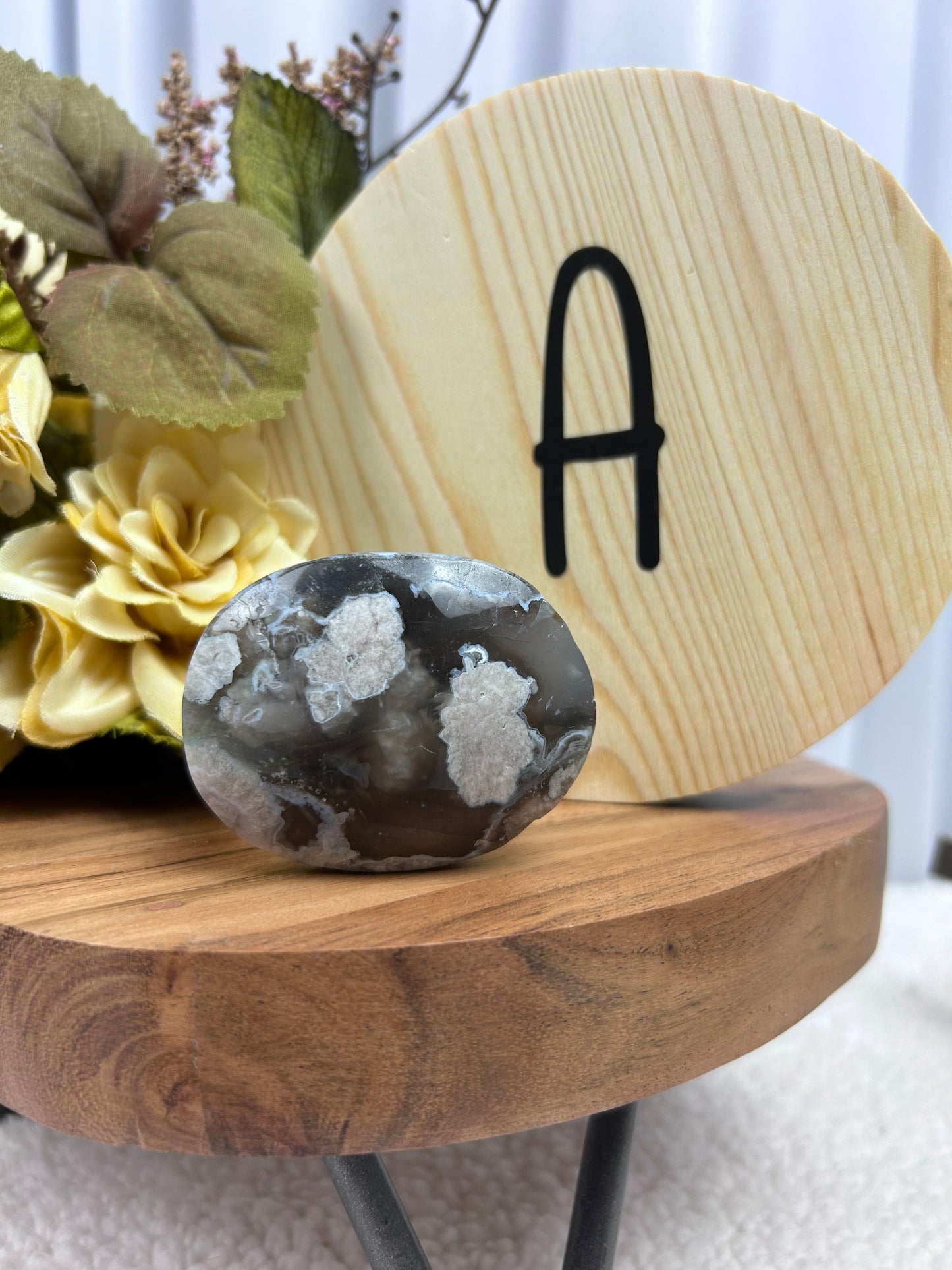 Black Flower Agate Palm Stone A