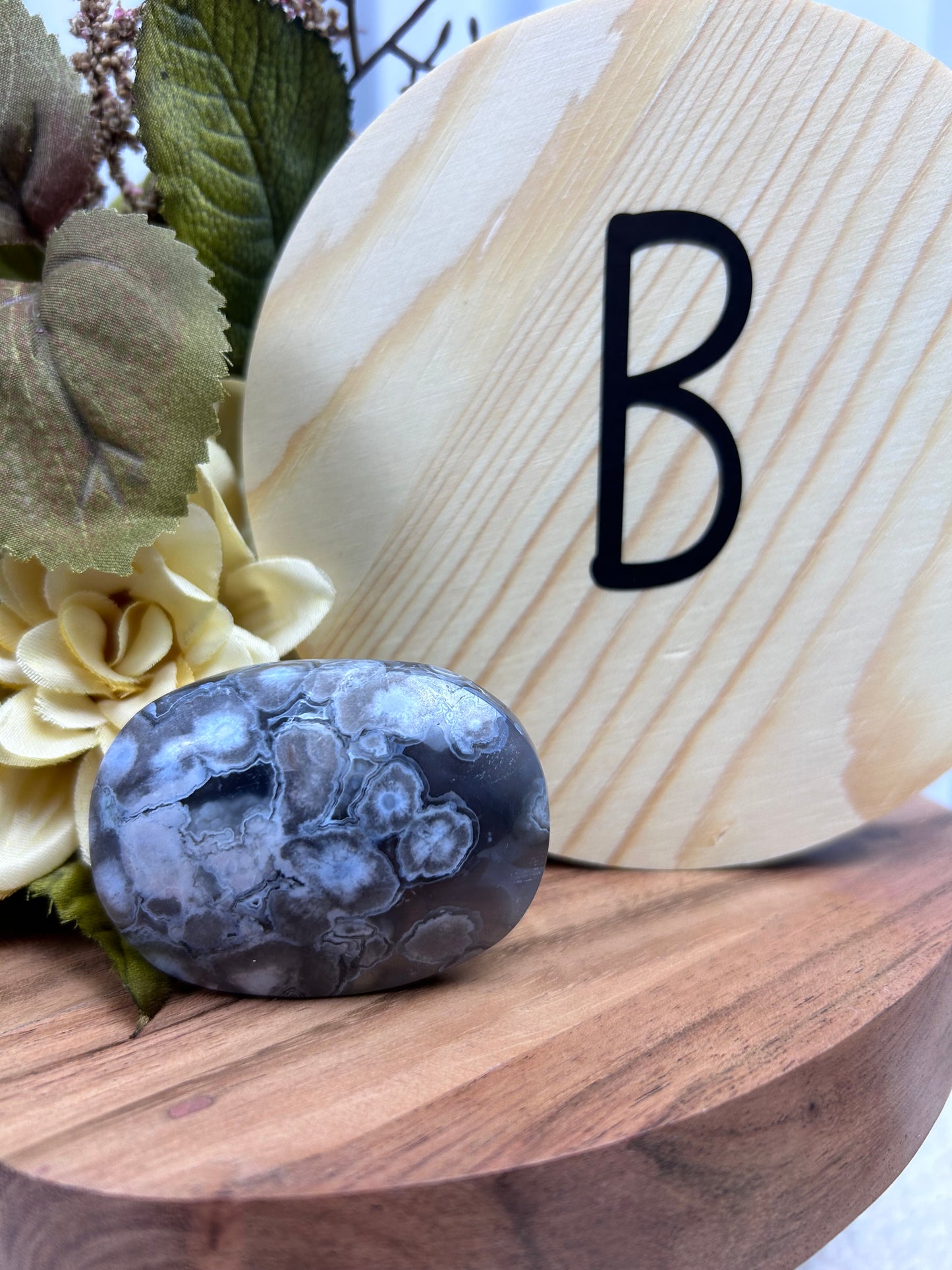 Black Flower Agate Palm Stone B