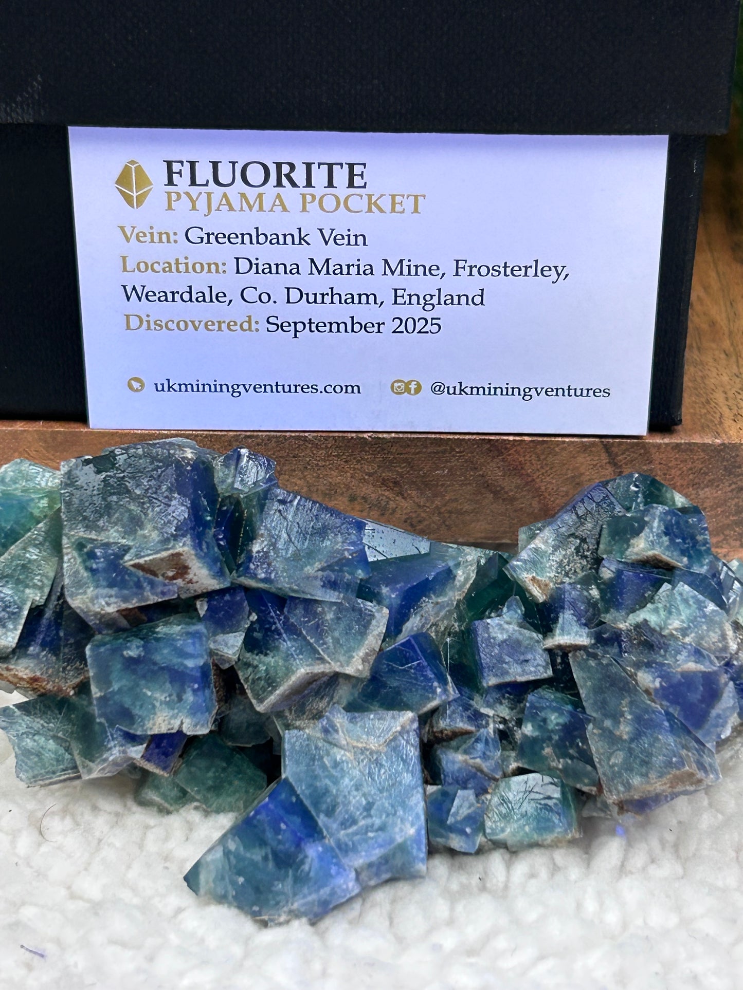 Pyjama Pocket Cubic Fluorite