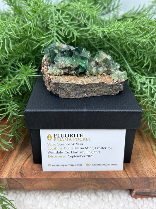 Pyjama Pocket Cubic Fluorite