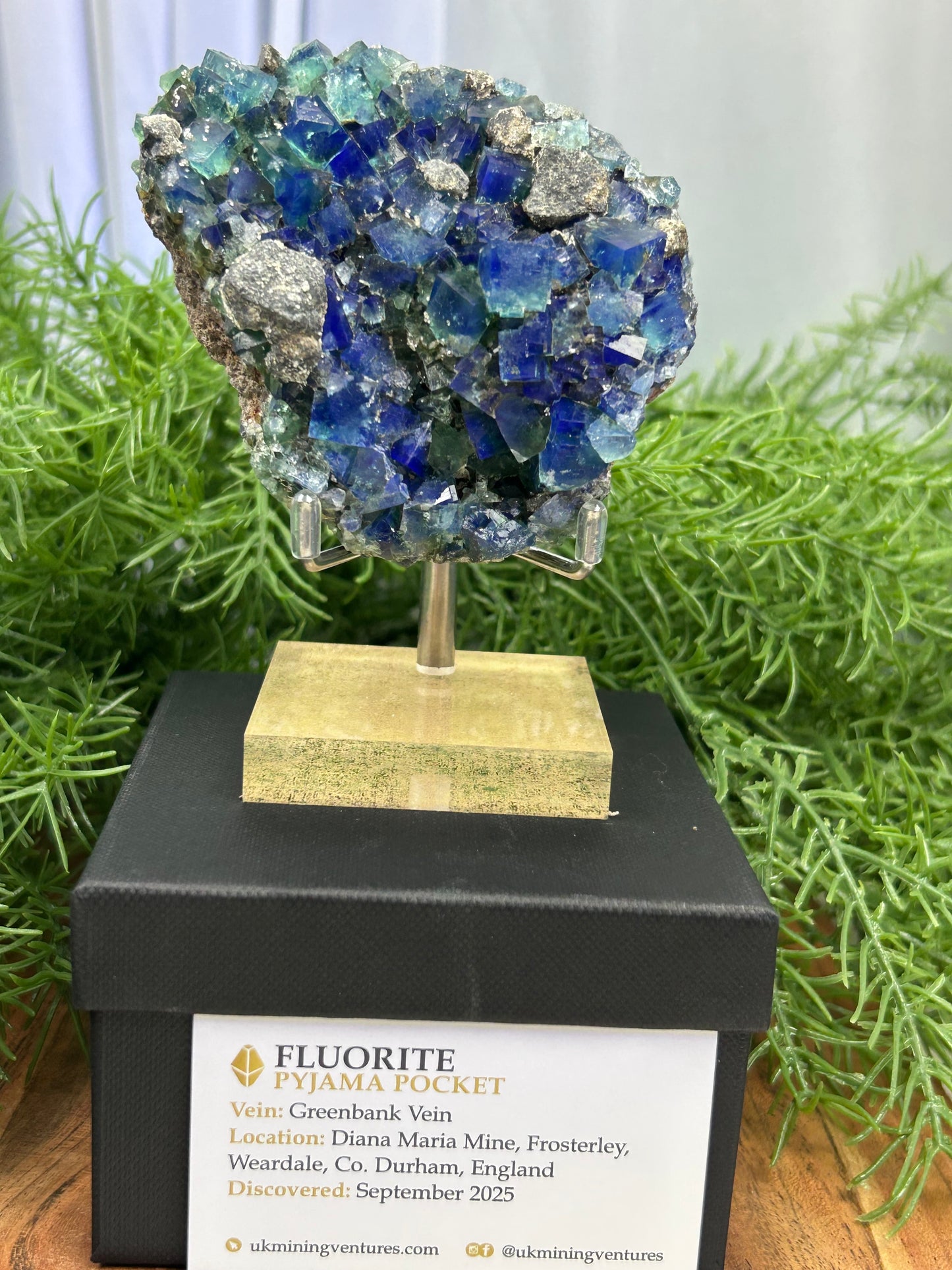 Pyjama Pocket Cubic Fluorite