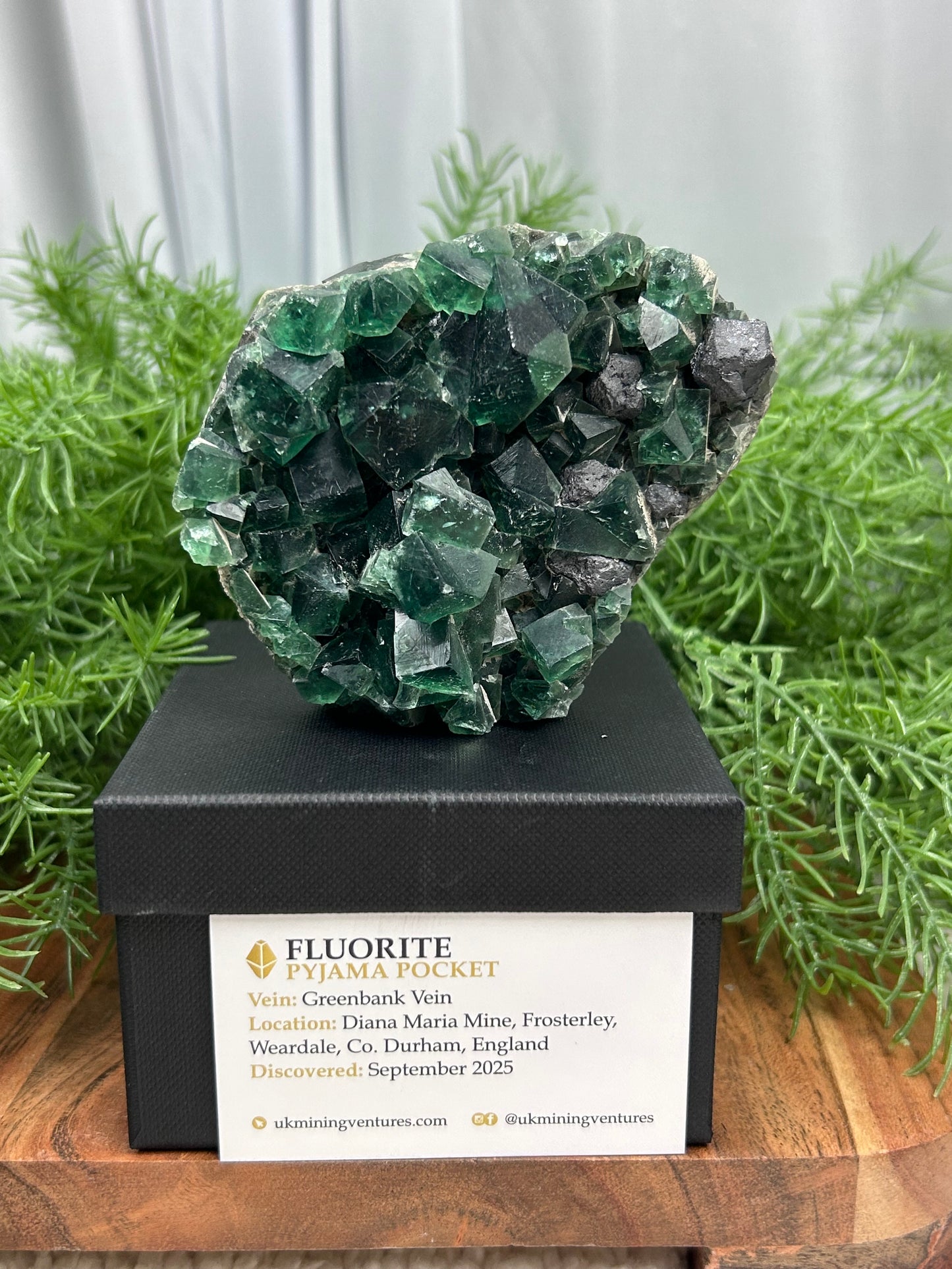 Pyjama Pocket Cubic Fluorite