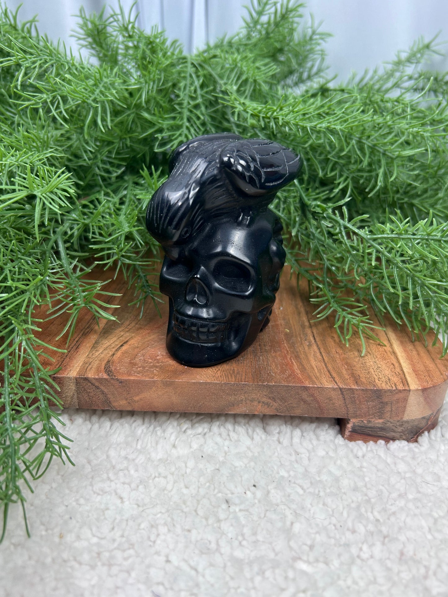 Obsidian Skull with Raven